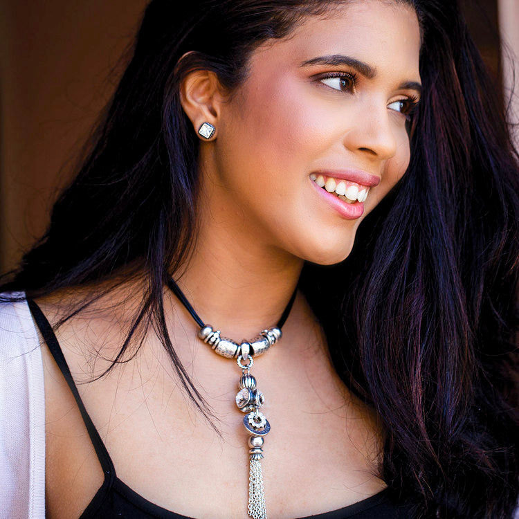 Mode Stud Earrings. E972