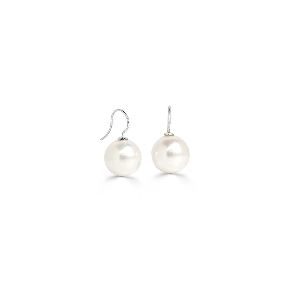 Bold Shell Pearl Drop Earring. E5238