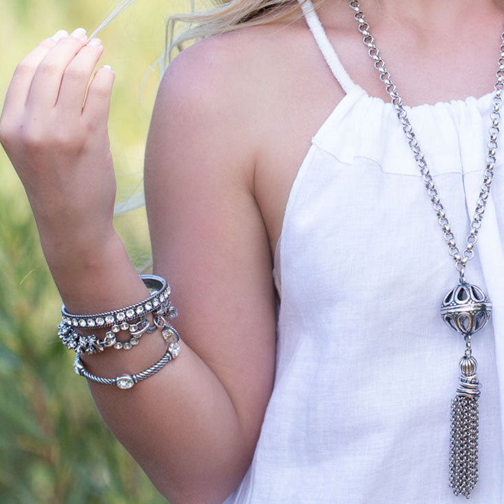 Luxe Twist Bracelet. (B1243)