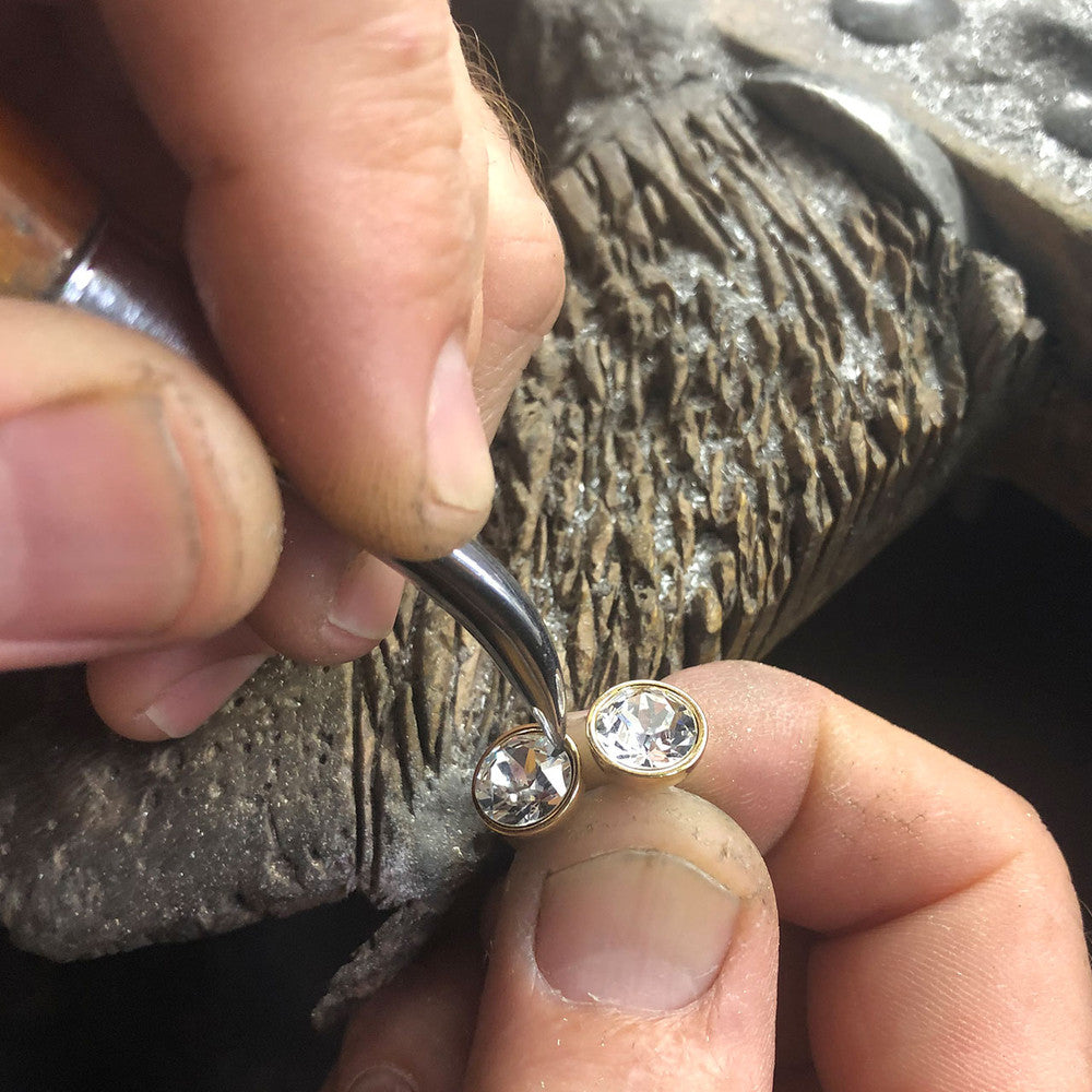 18ct Gold-plated Icon Stud Earrings. E4874