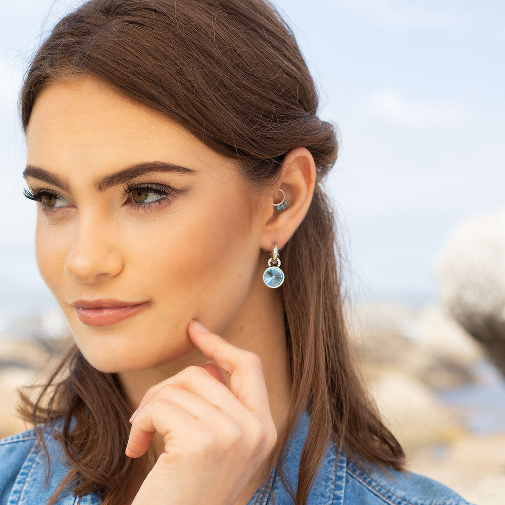 Petite So Sleek Hoop Earrings. E2879