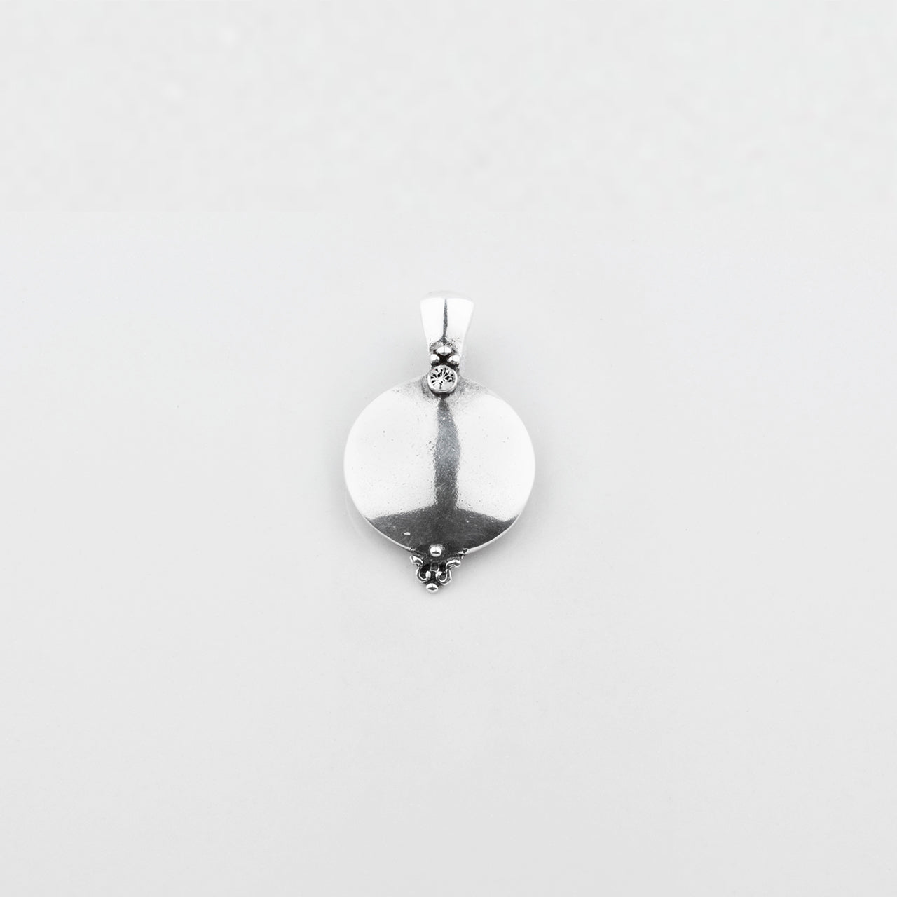 Moon Shadow Pendant. EN1167