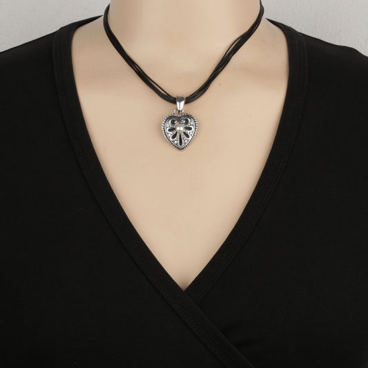 Burnished Silver & Pearl Detailed Heart. EN213