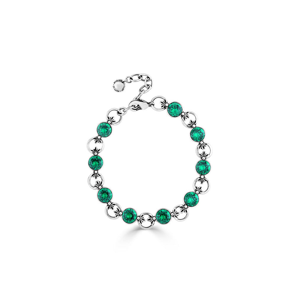 Emerald Lily Rose Bracelet (B1212)

Feeling feminine? Express yourself in a playful, notice-me bracelet

• Miglio burnished silver
• 8mm Emerald Swarovski® crystal
• secure lobster clasp fastening
• 19cm with adjustable extender