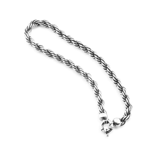 Unexpected Twist Necklace. N1954