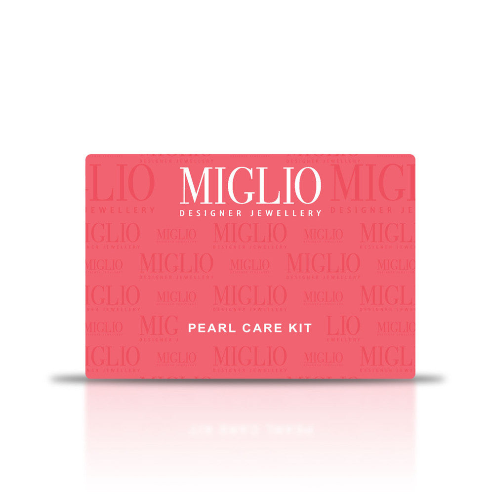 Red packaging for a pearl care kit with text.