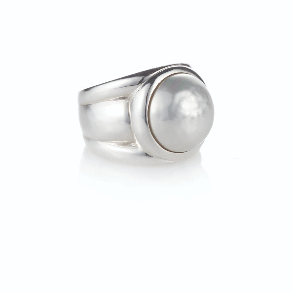 Miglio Sterling Silver 925 Classique Mabe Pearl Ring on a white background