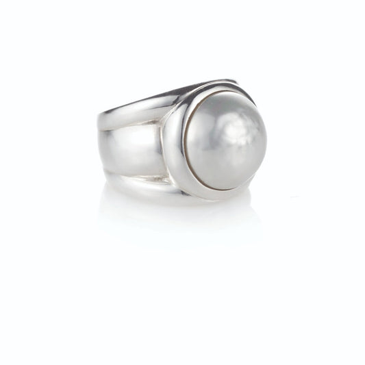 Miglio Sterling Silver 925 Classique Mabe Pearl Ring on a white background