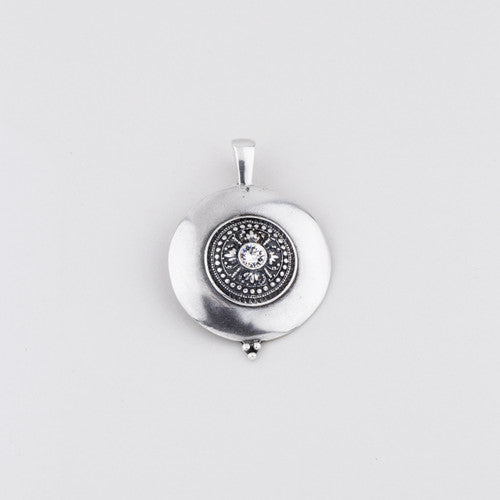 Burnished Silver Disc Pendant. EN1222