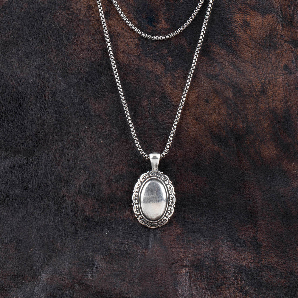 Broderie Anglaise Pendant